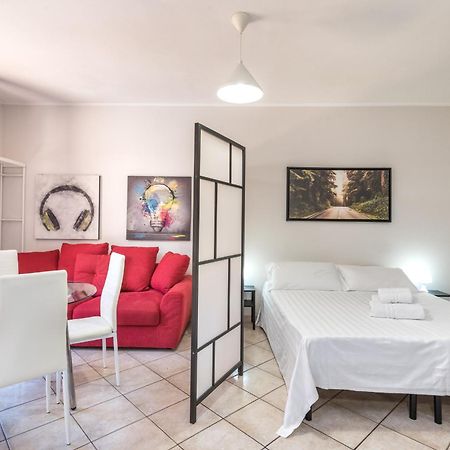 Travelershome Ciampino Suite Bagian luar foto