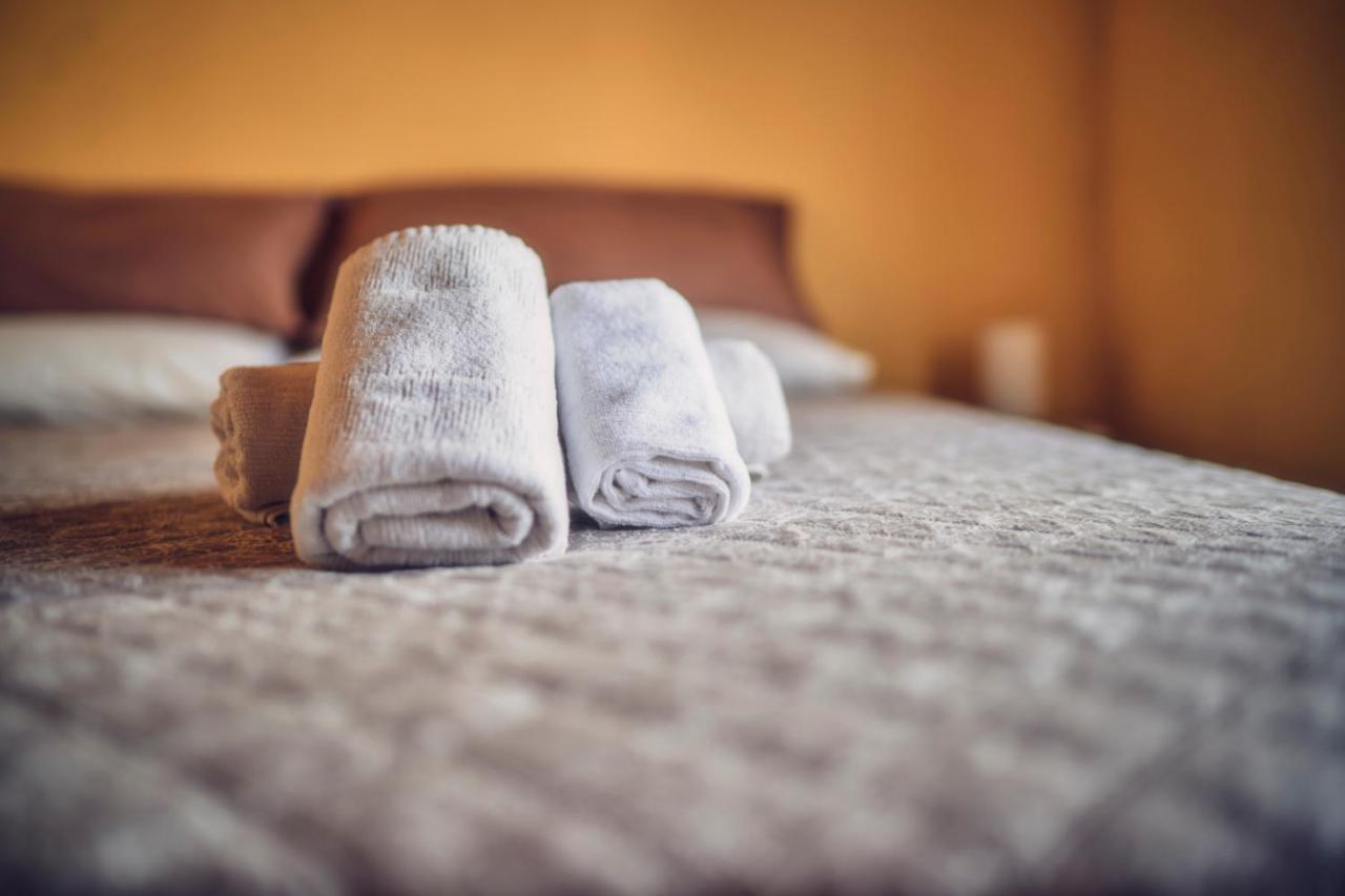 Travelershome Ciampino Suite Bagian luar foto