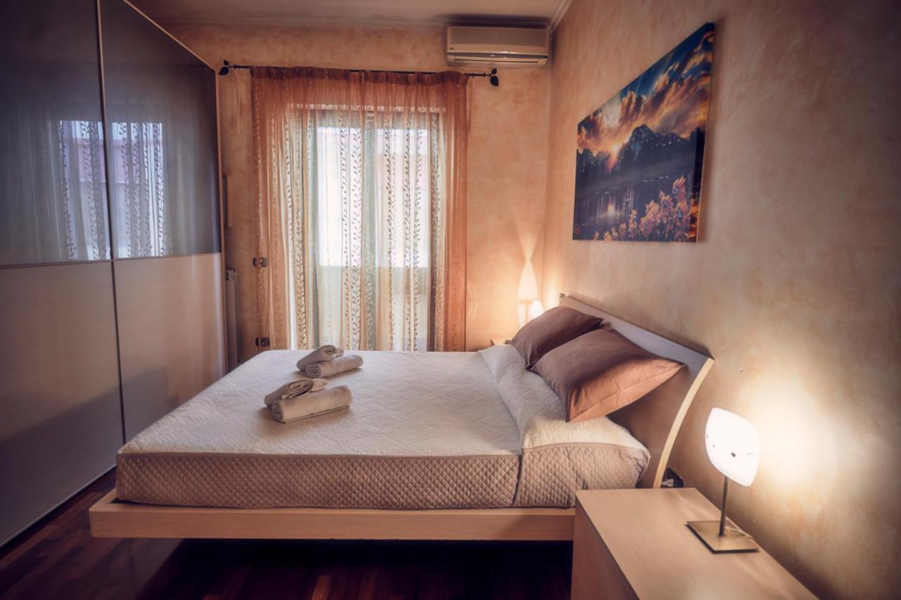 Travelershome Ciampino Suite Bagian luar foto