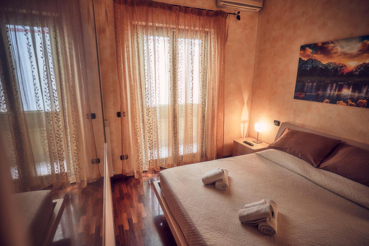 Travelershome Ciampino Suite Bagian luar foto