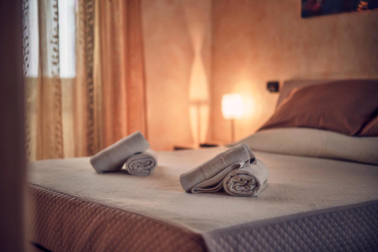 Travelershome Ciampino Suite Bagian luar foto