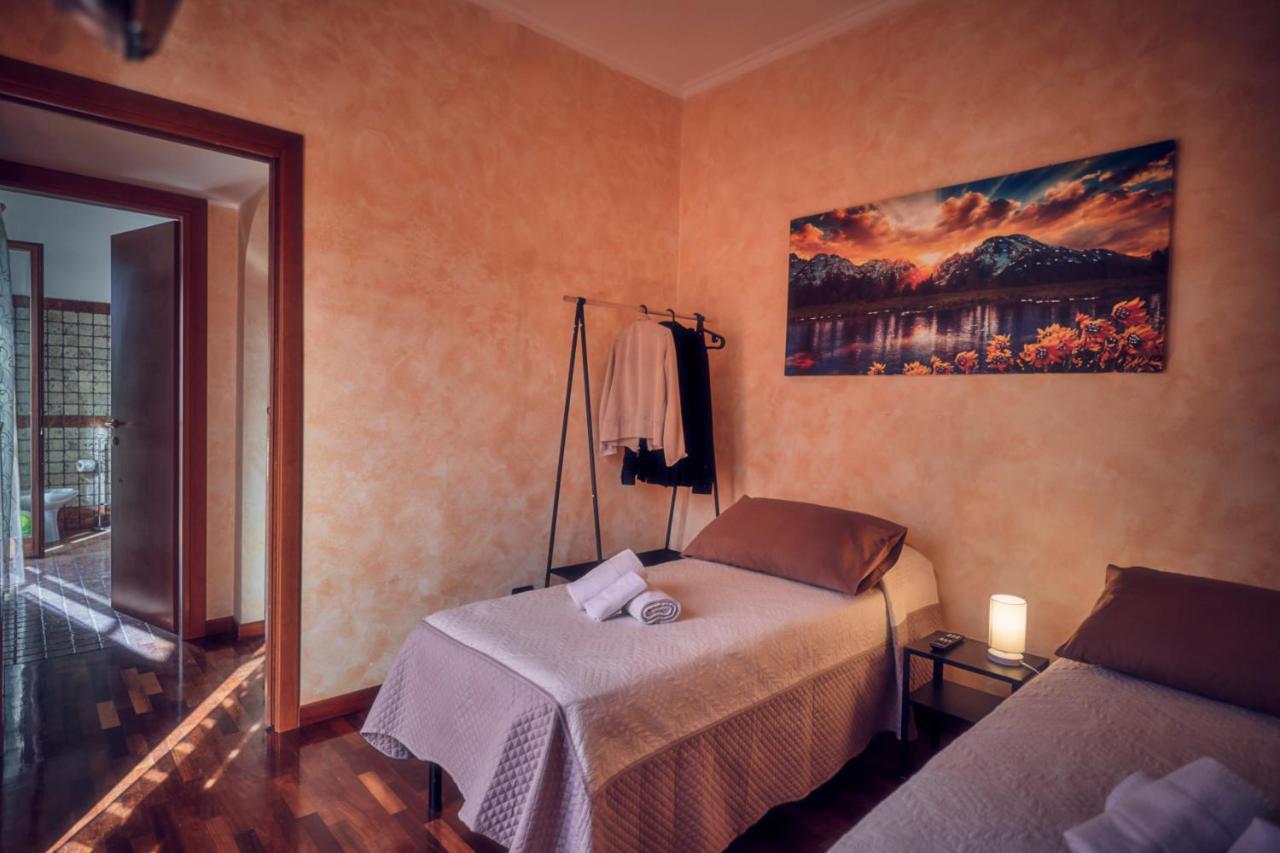 Travelershome Ciampino Suite Bagian luar foto