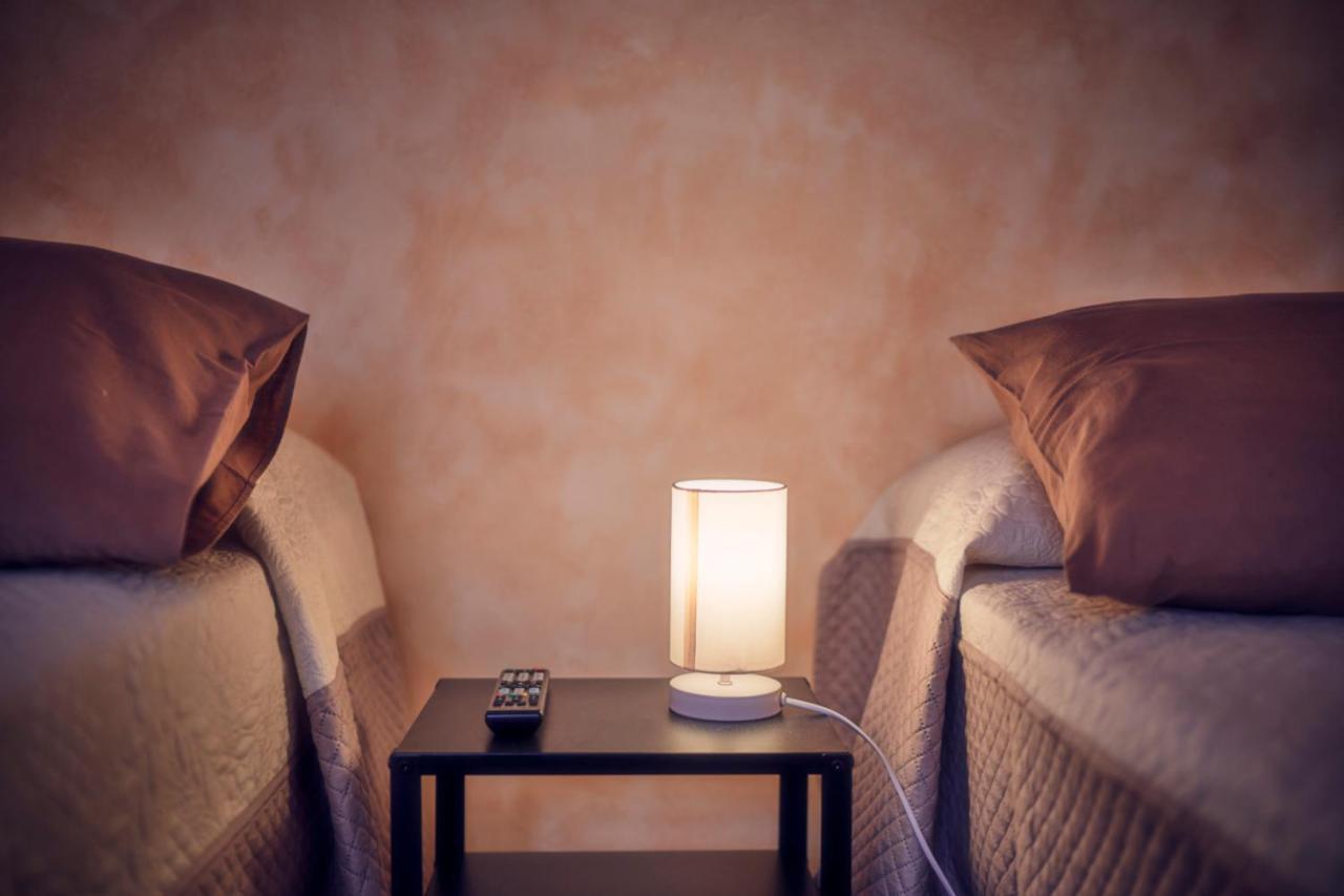 Travelershome Ciampino Suite Bagian luar foto