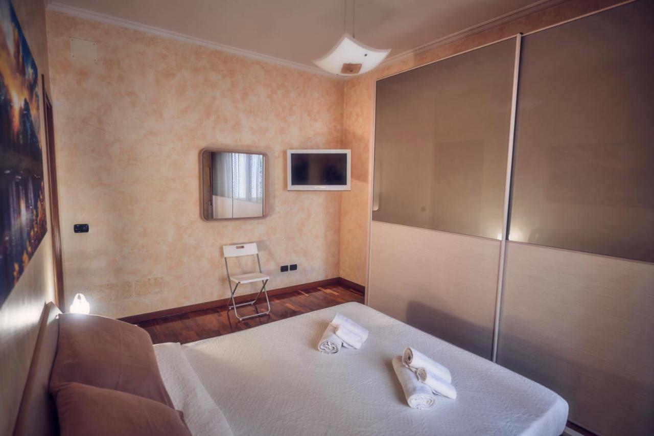 Travelershome Ciampino Suite Bagian luar foto