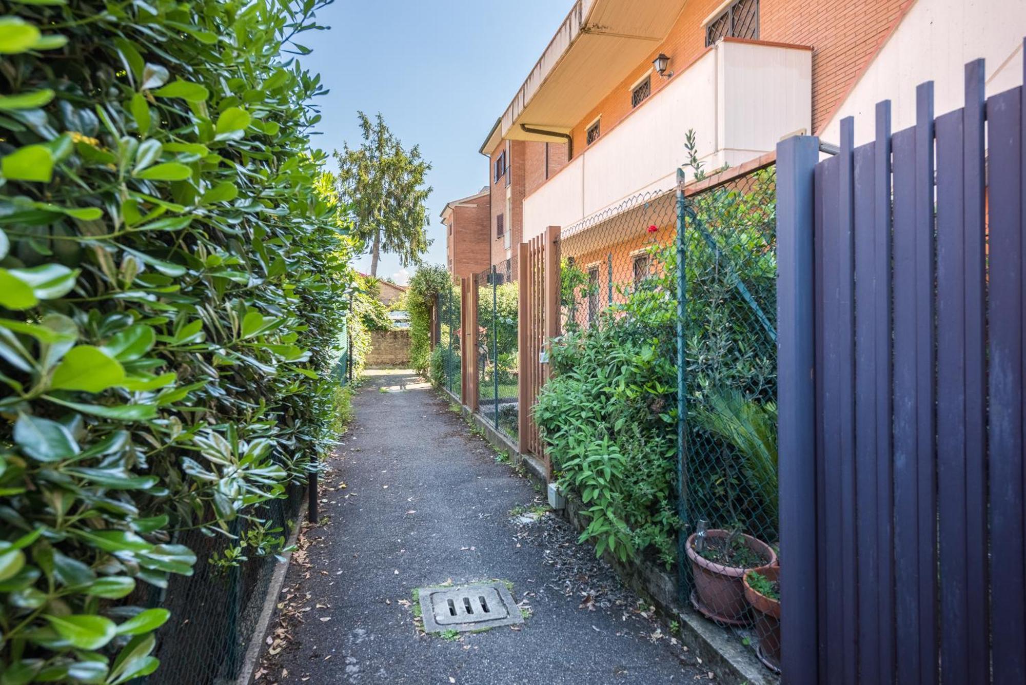 Travelershome Ciampino Suite Bagian luar foto