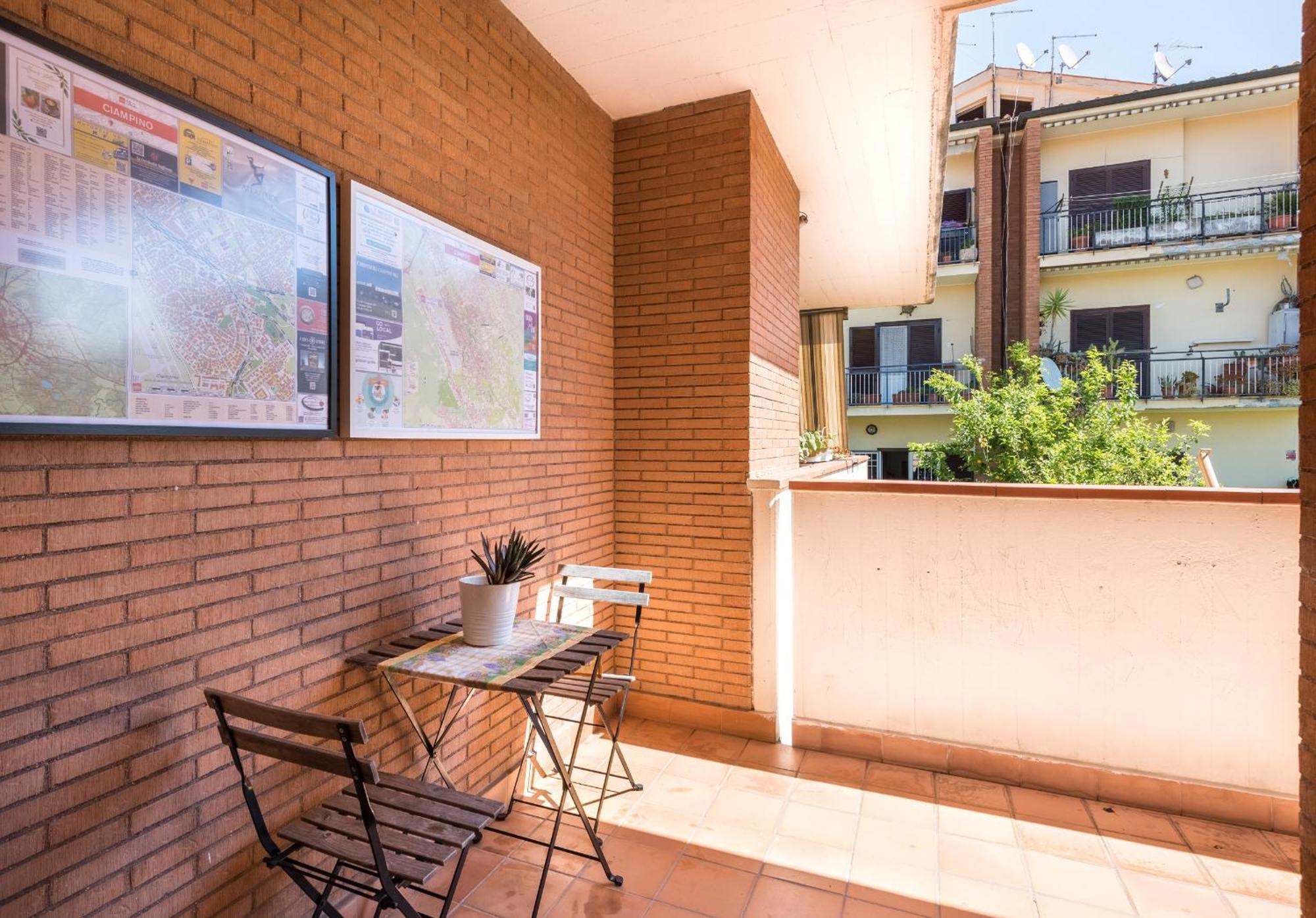Travelershome Ciampino Suite Bagian luar foto