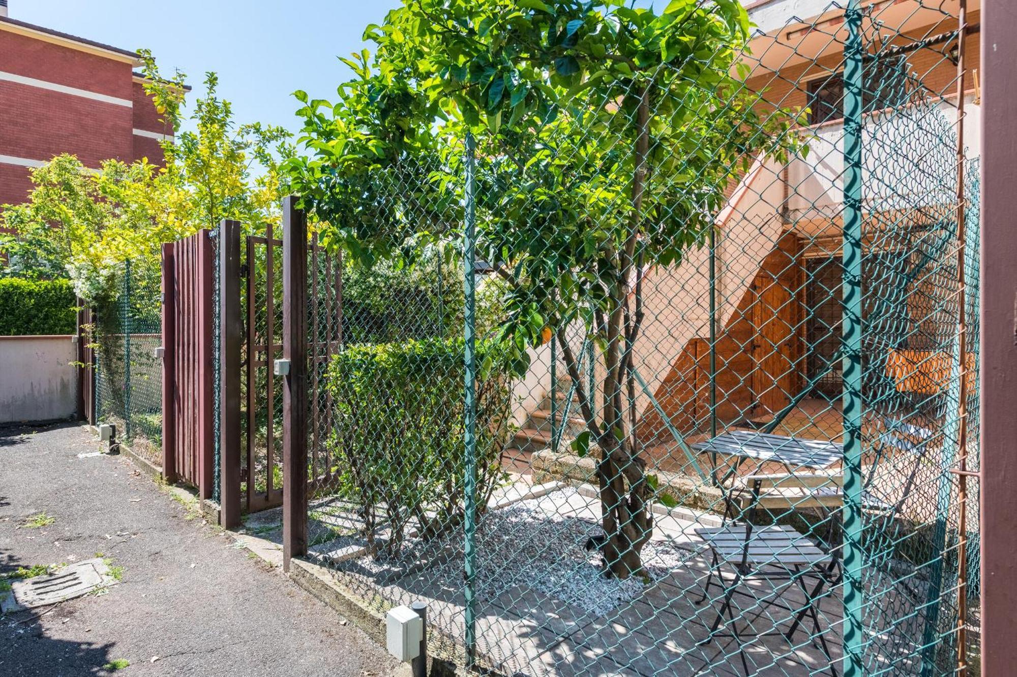 Travelershome Ciampino Suite Bagian luar foto