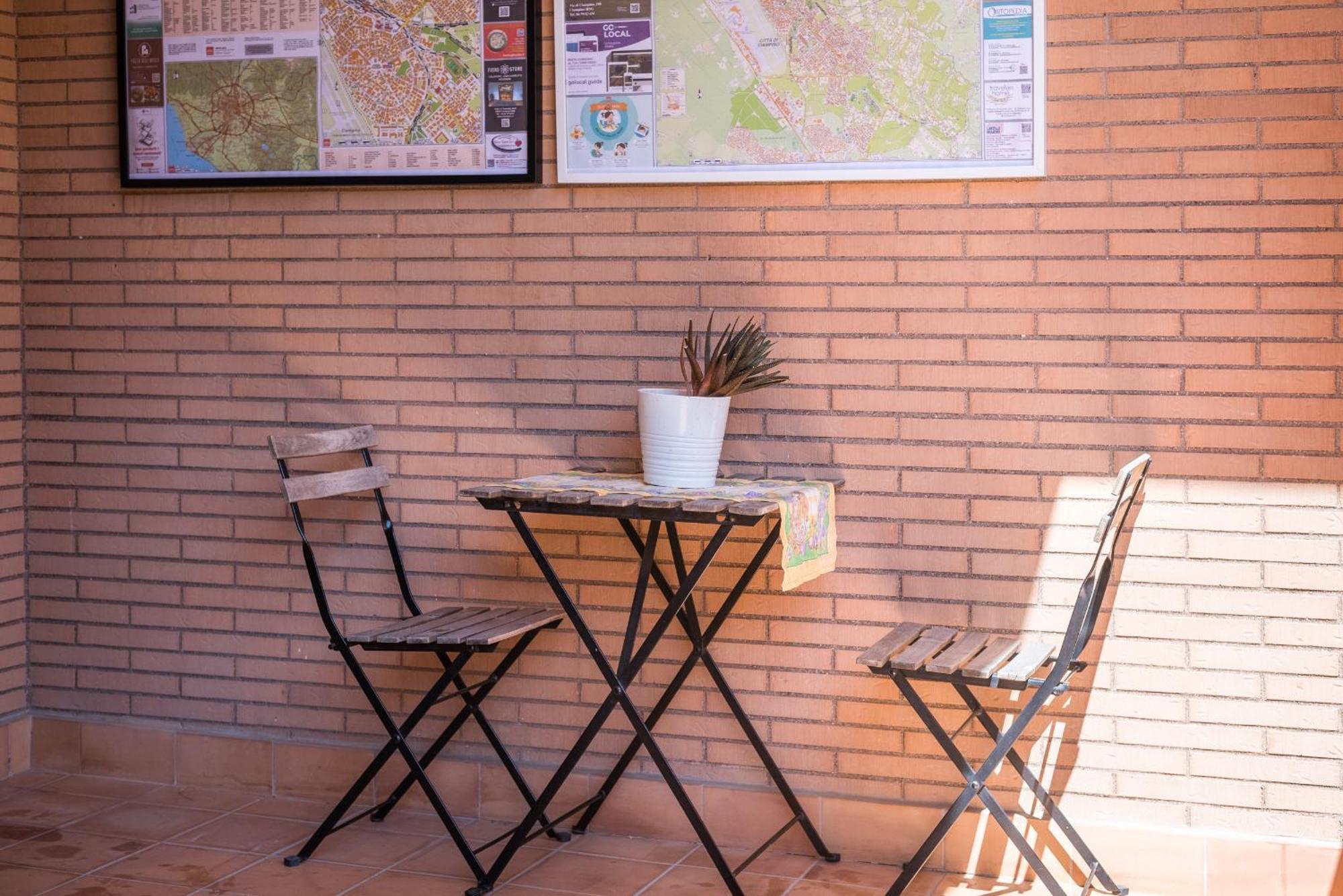Travelershome Ciampino Suite Bagian luar foto