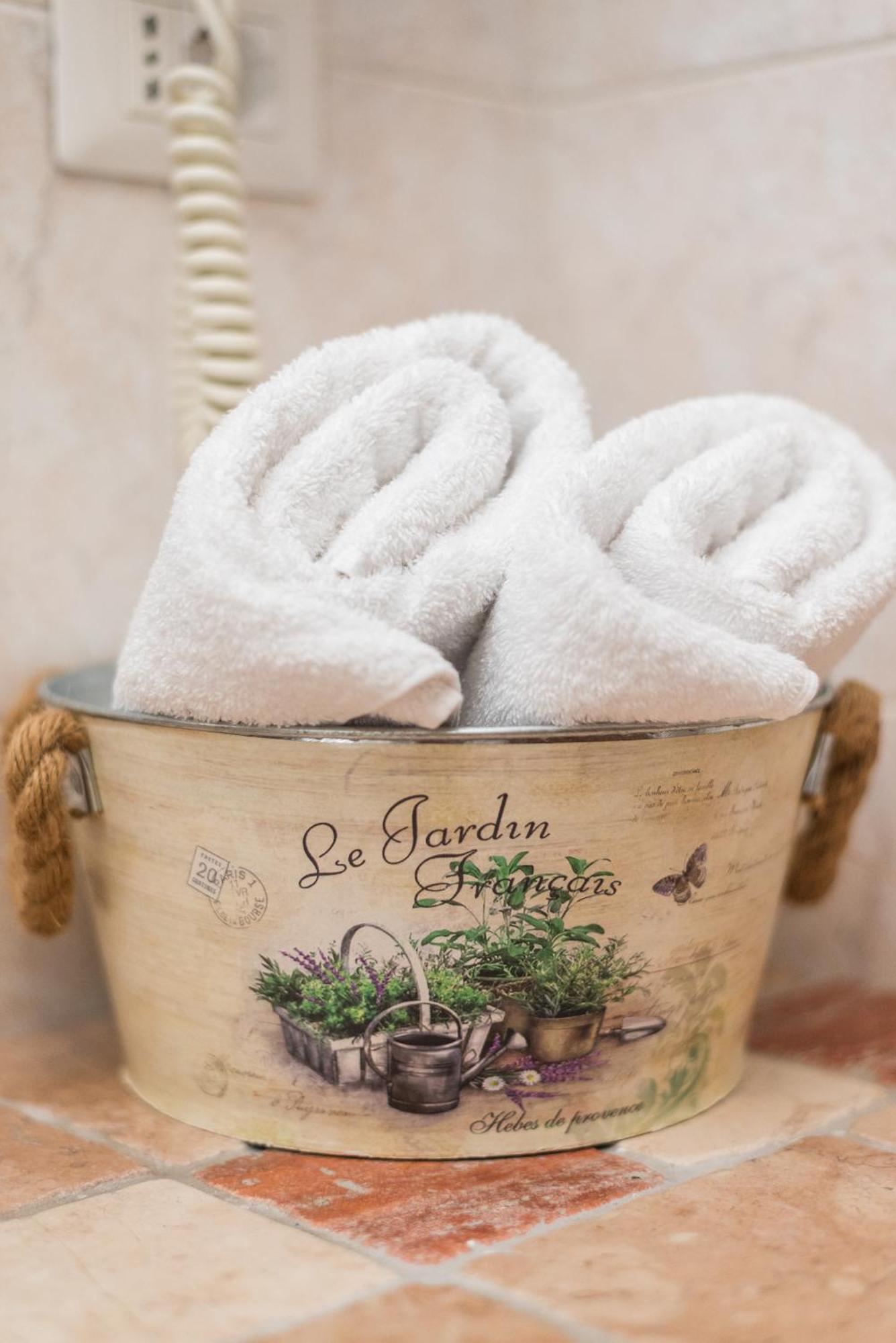 Travelershome Ciampino Suite Bagian luar foto