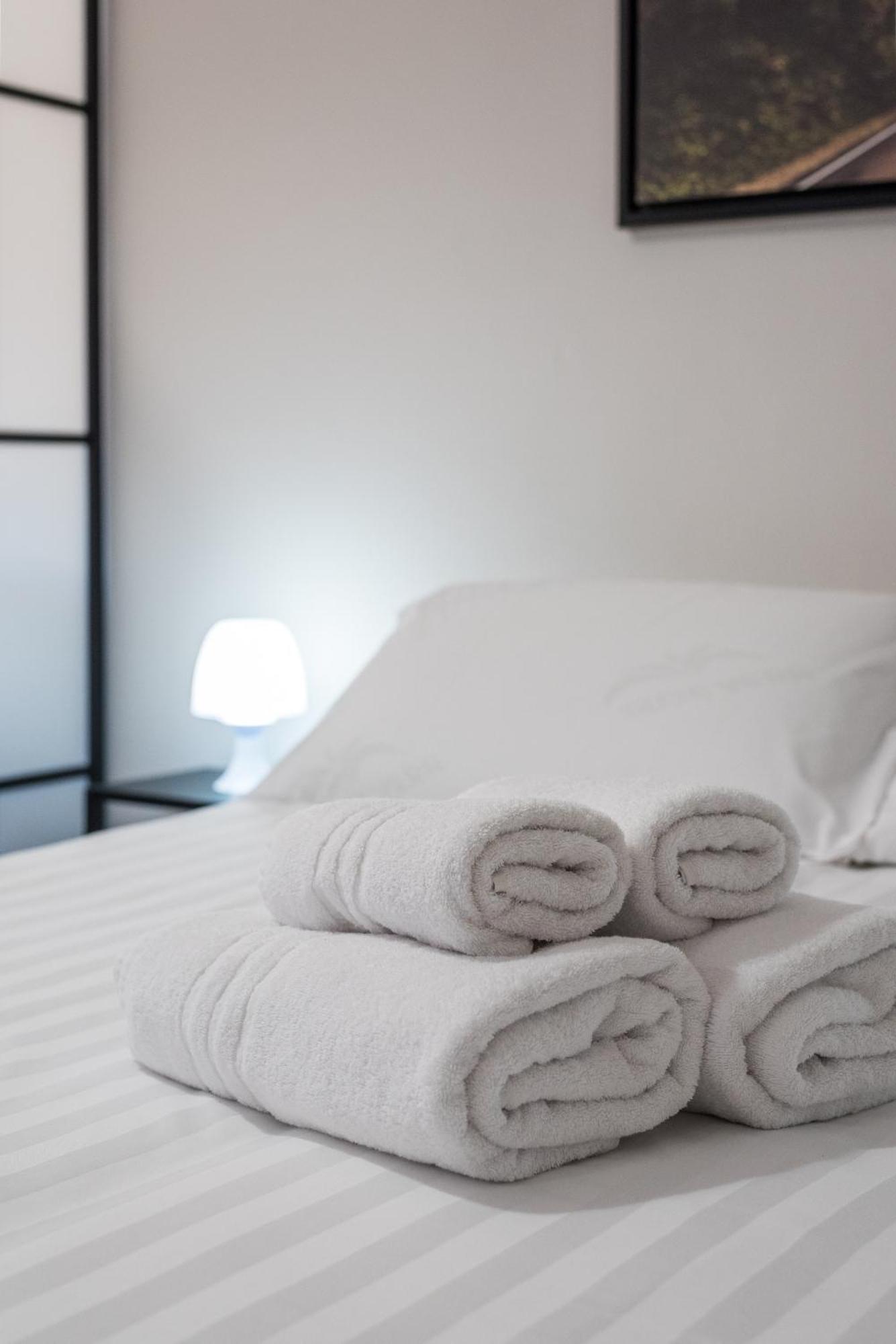 Travelershome Ciampino Suite Bagian luar foto