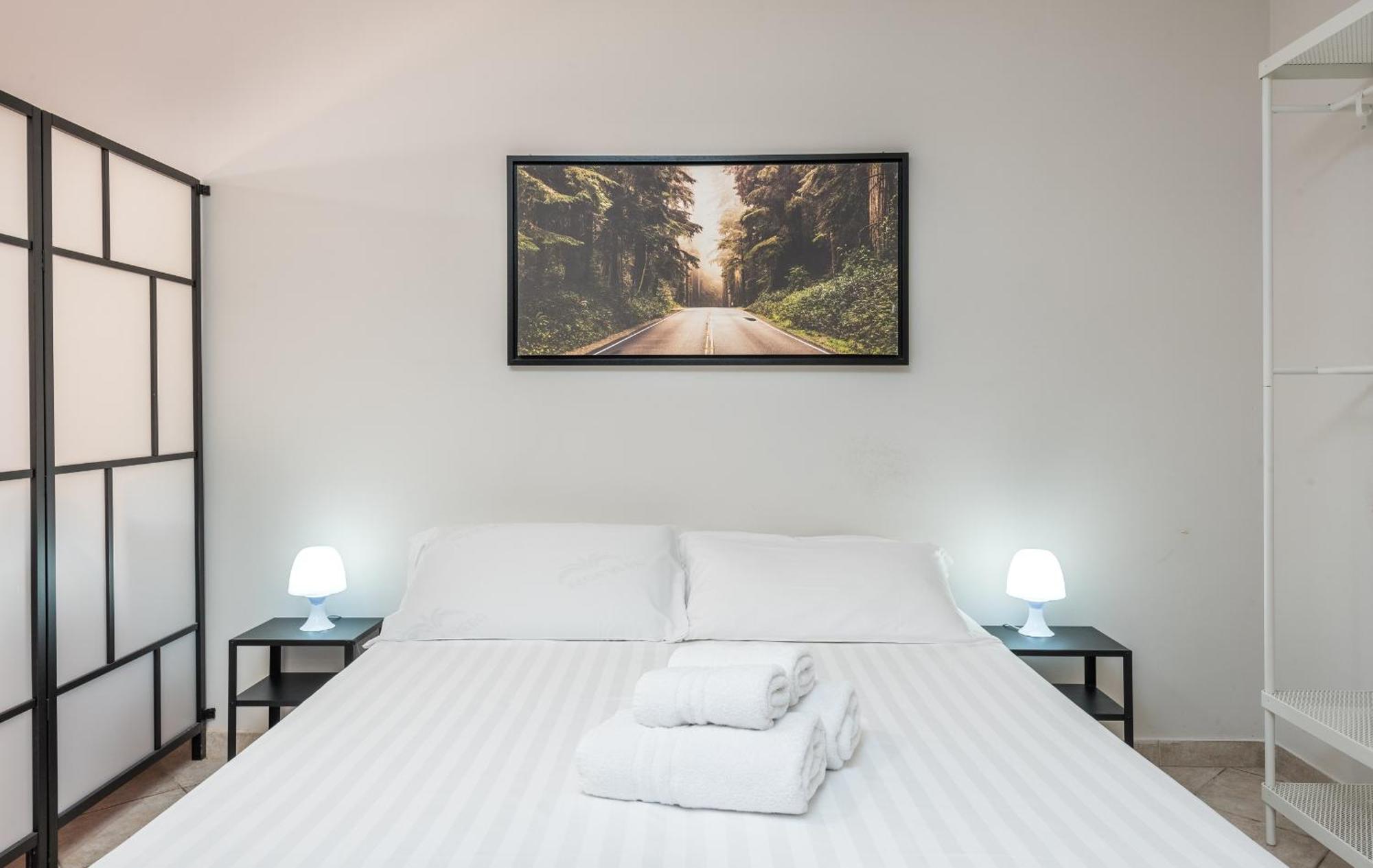 Travelershome Ciampino Suite Bagian luar foto