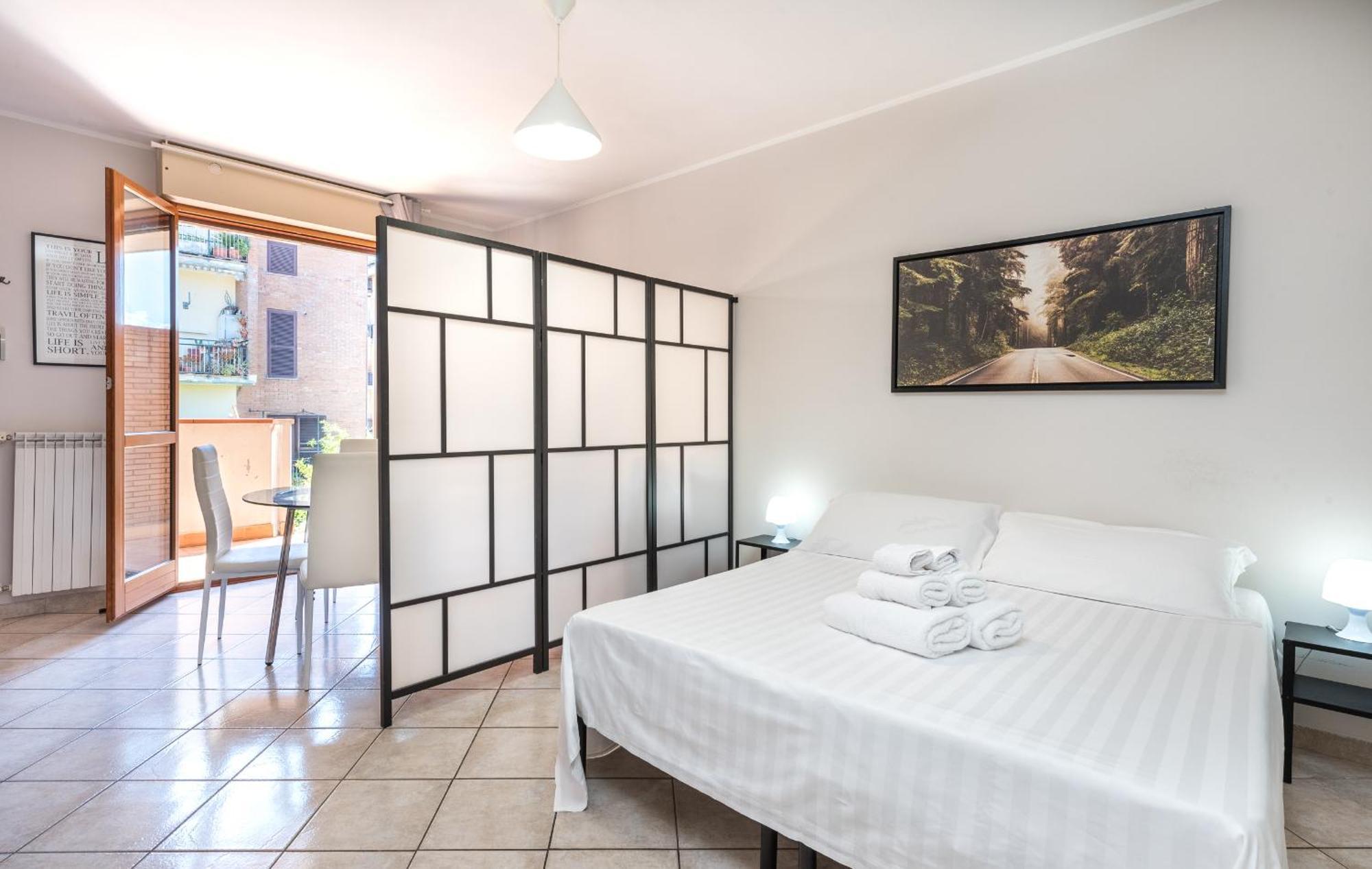 Travelershome Ciampino Suite Bagian luar foto